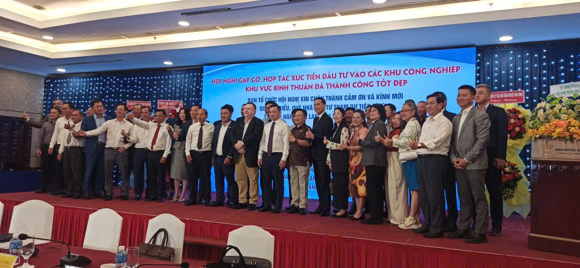 Hadiri Konferensi Jaringan Kerjasama dan Promosi Investasi di Kawasan Industri Binh Thuan